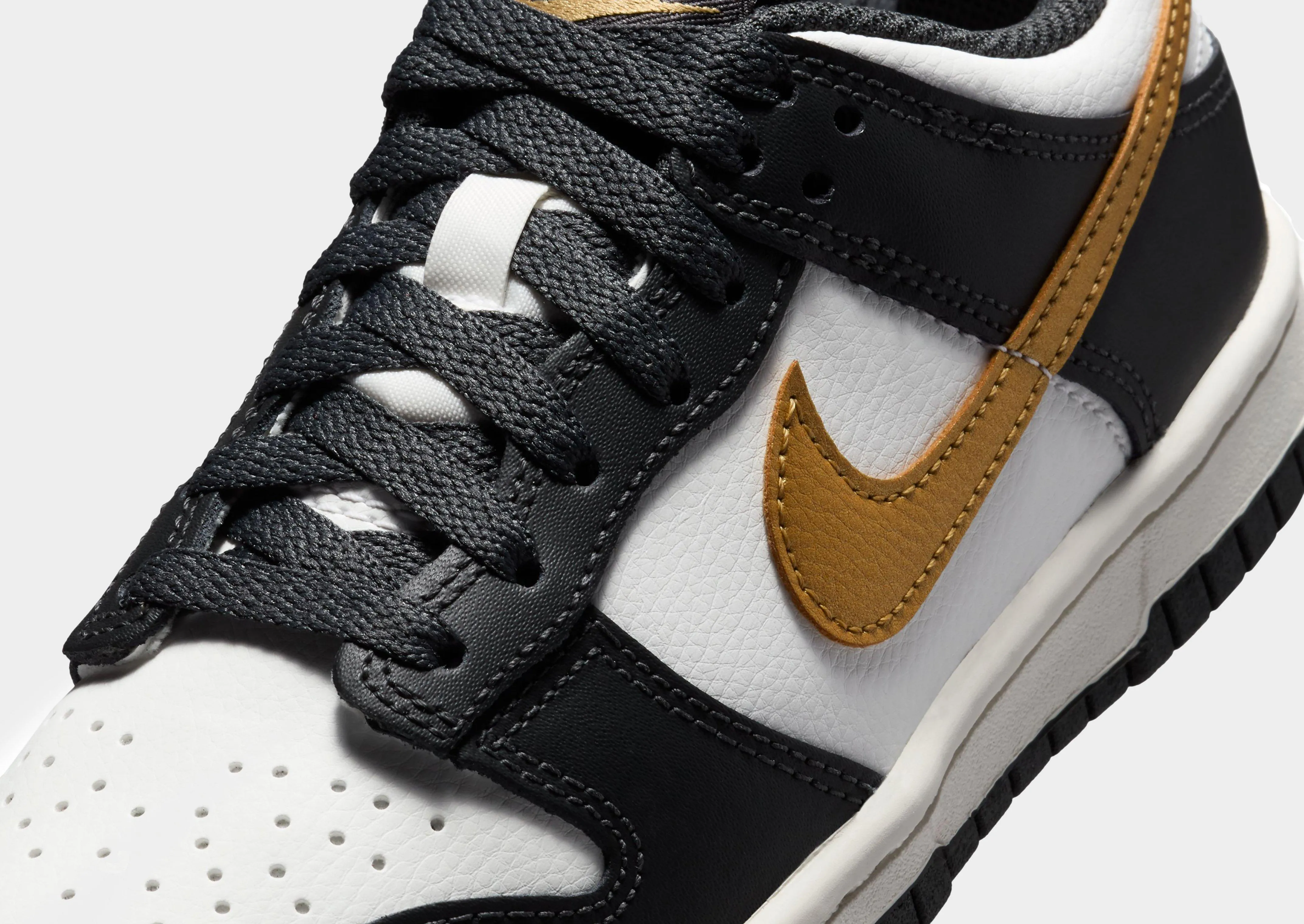 Dunk Low Junior's Slim Build Heel Safe