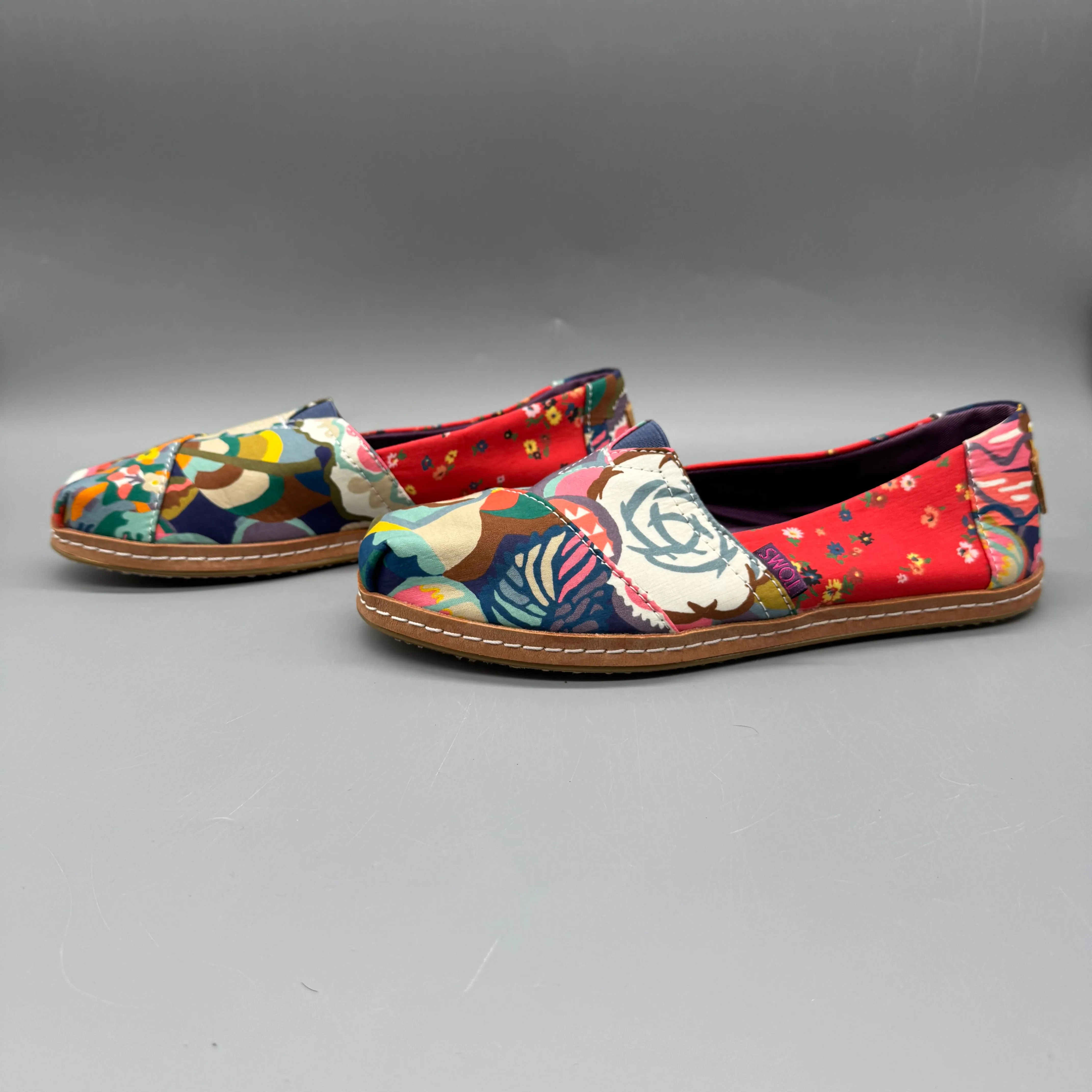 Contoured Sole Boosted style Toms / Womens 6.5