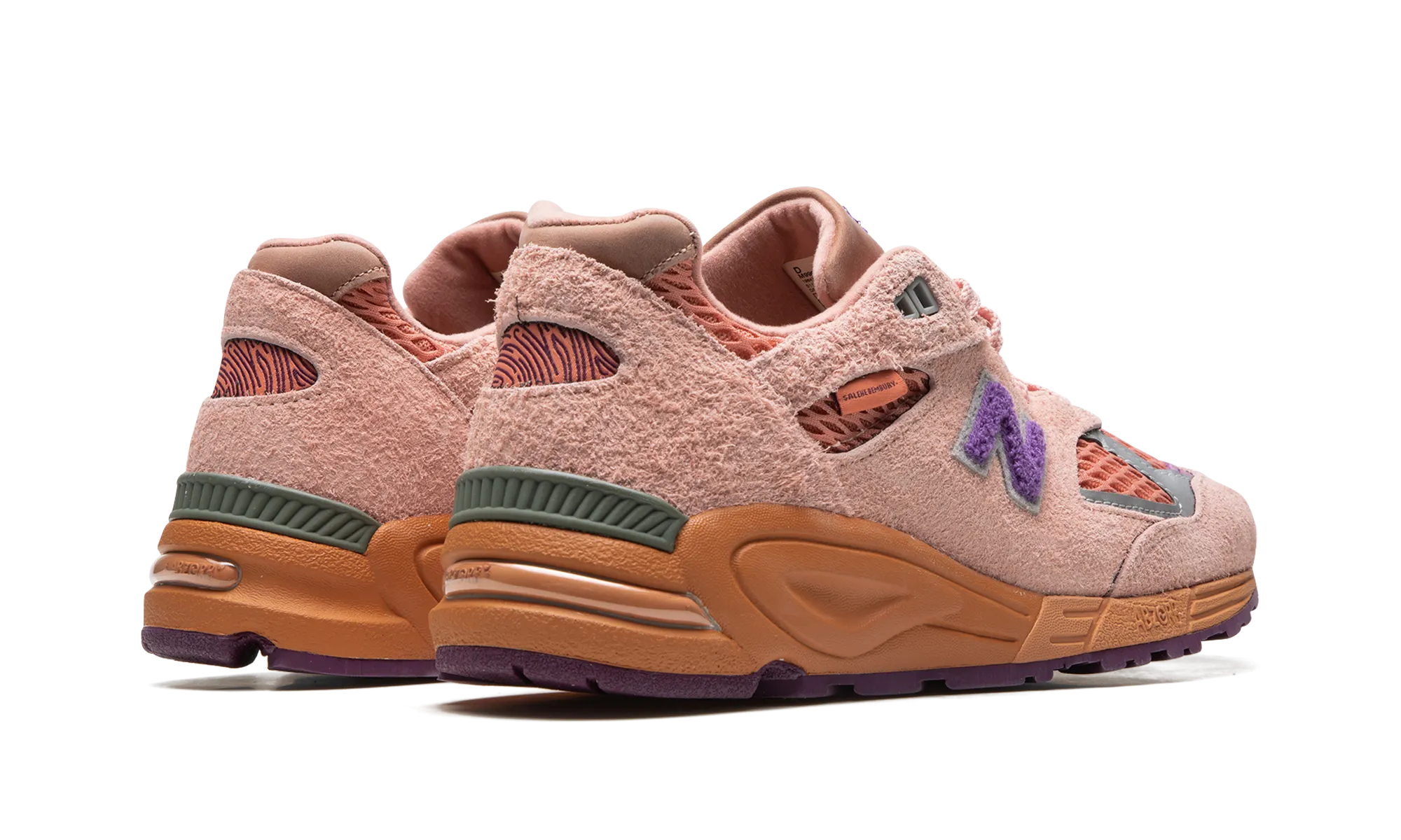 running in a mountain range shoes Comfort-focused design 990 V2 "Salehe Bembury - Sand Be The Time"