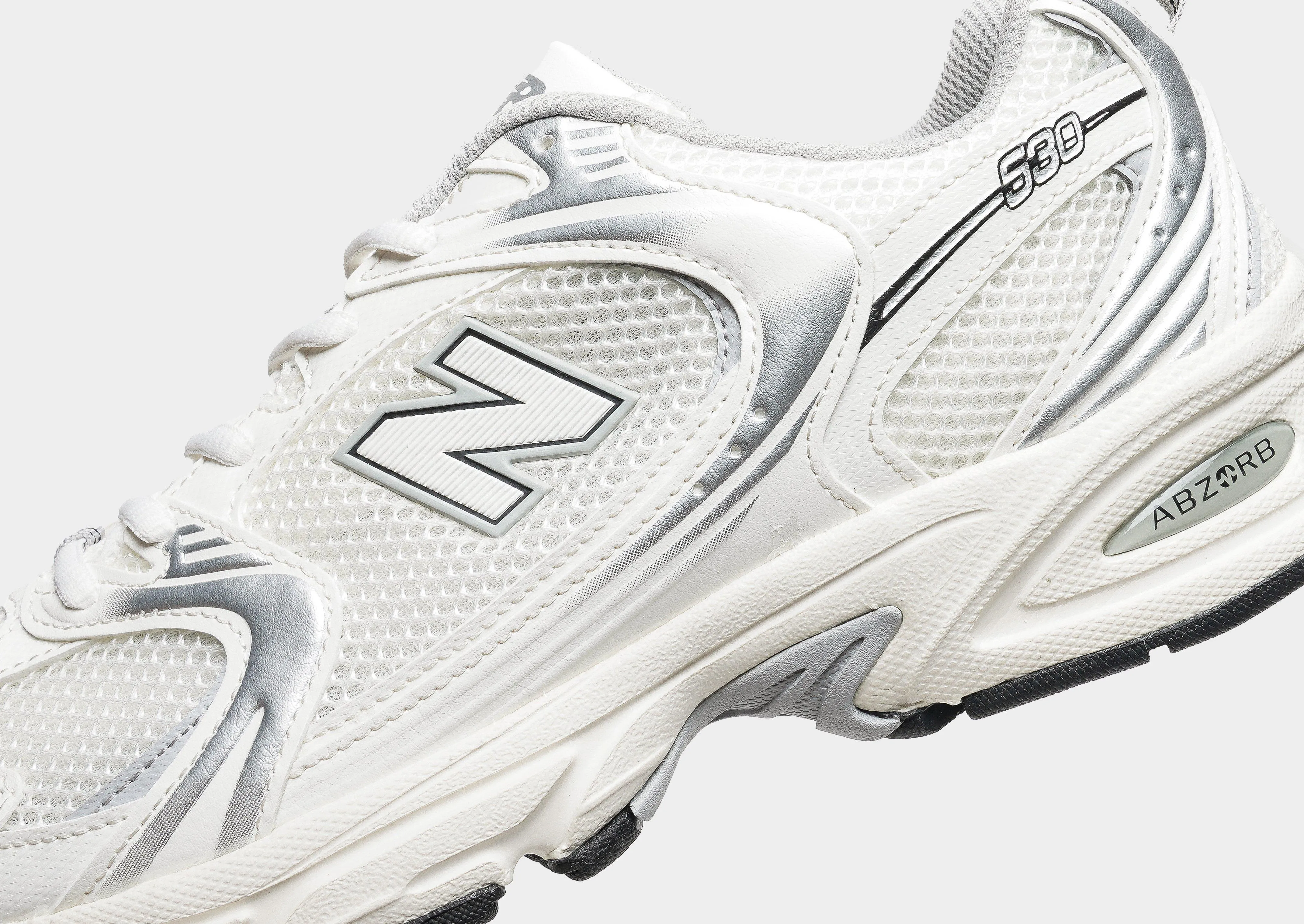 530 embroidered - finish - design shoes Efficient Motion