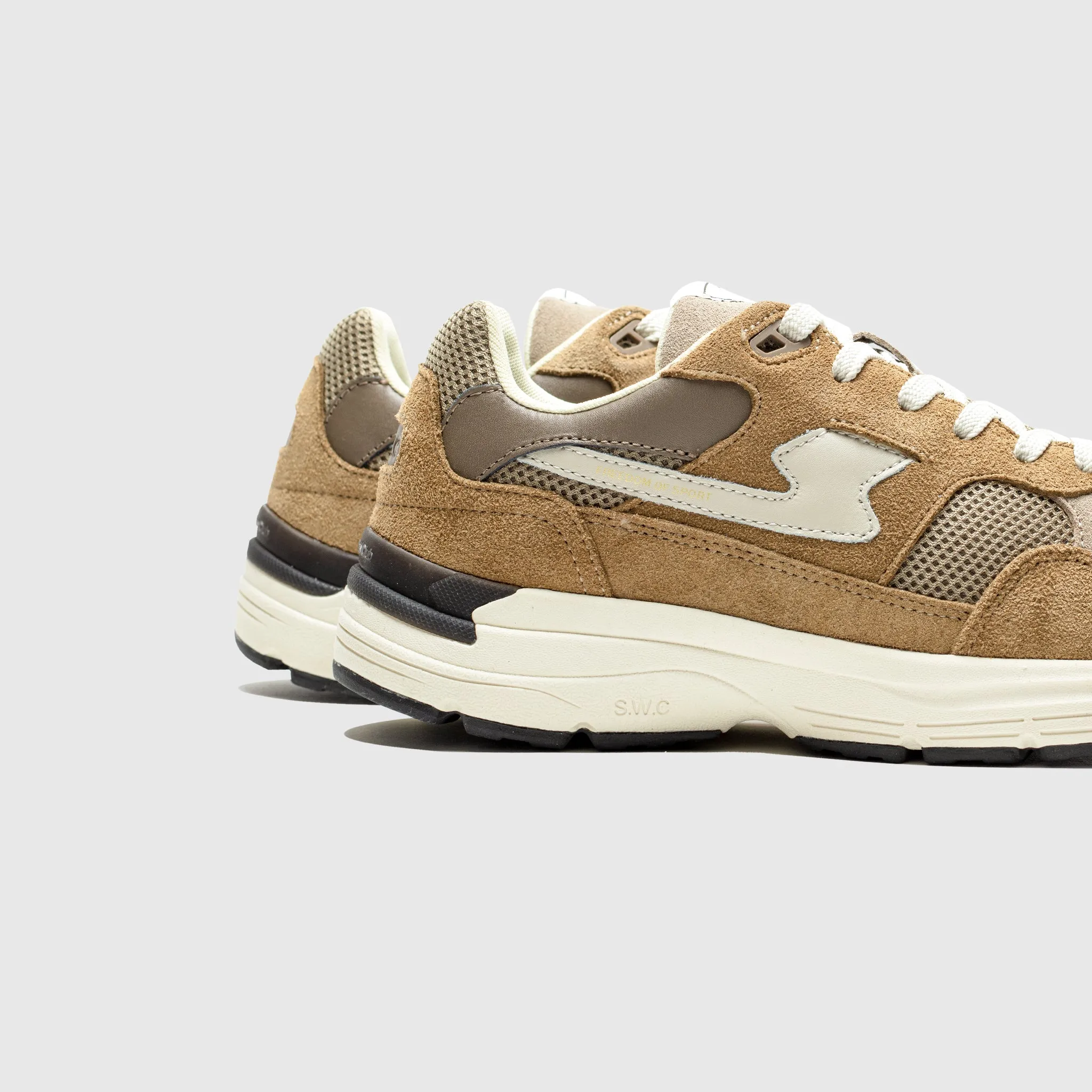 AMIEL S-STRIKE Sleek Wear Shock Absorption Technology