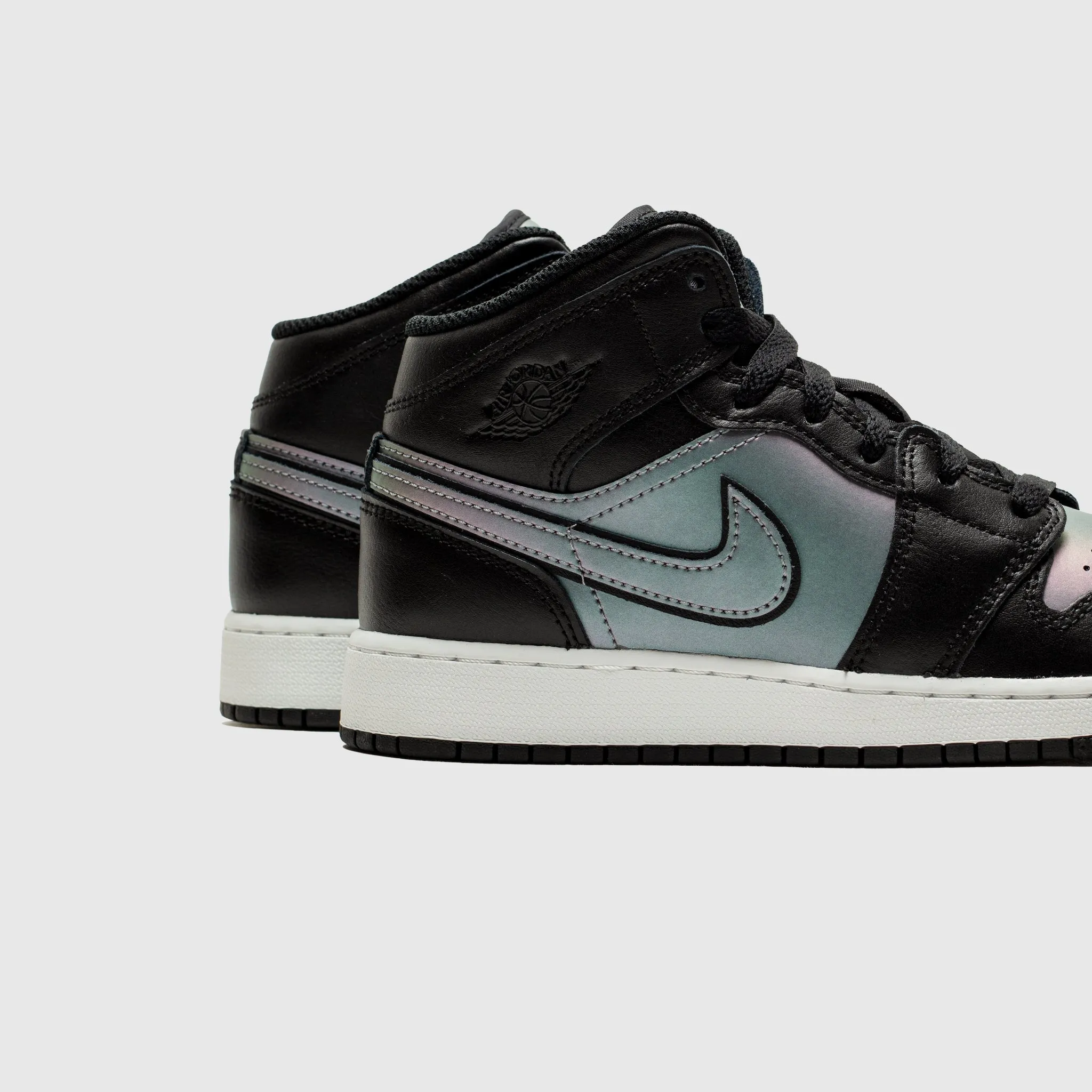 AIR JORDAN 1 MID SE BG (GS) "BLACK" Slip Resistant Dynamic Fit System