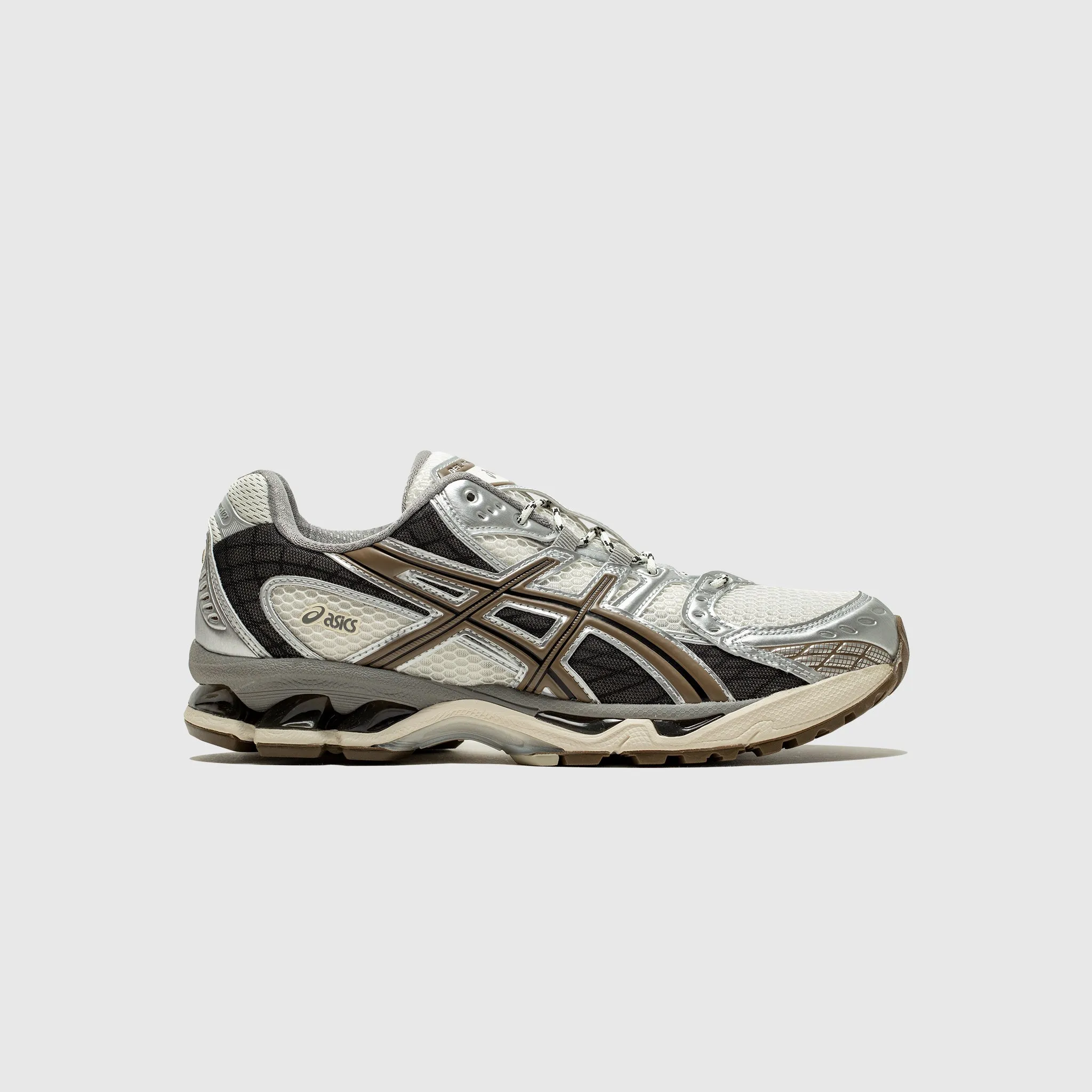 GEL-NIMBUS 10.1 "CREAM PURE SILVER" Comfort Straps City Walk