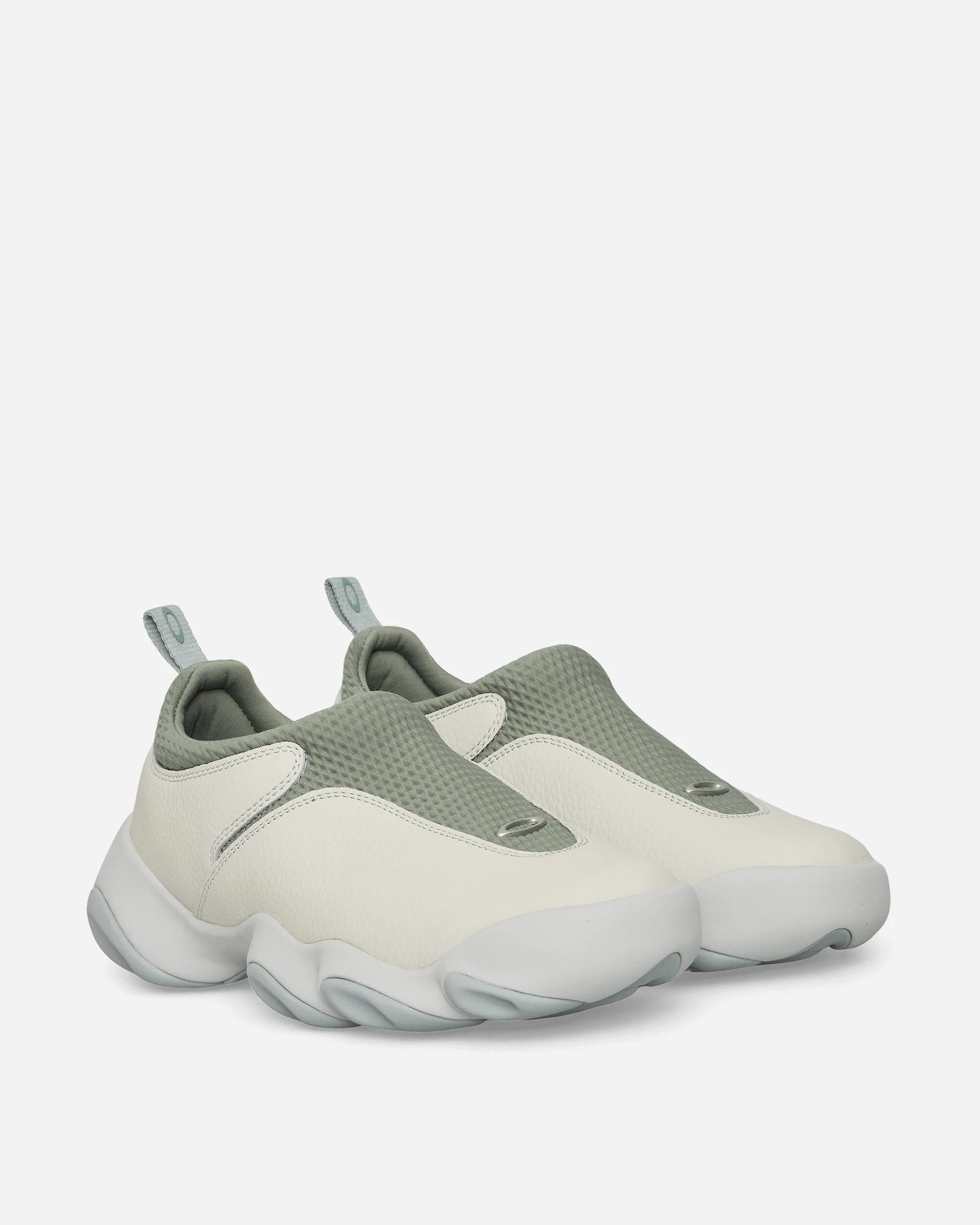 Multi Density Foam Layering Suede Flesh Sneakers Lily Pad / White