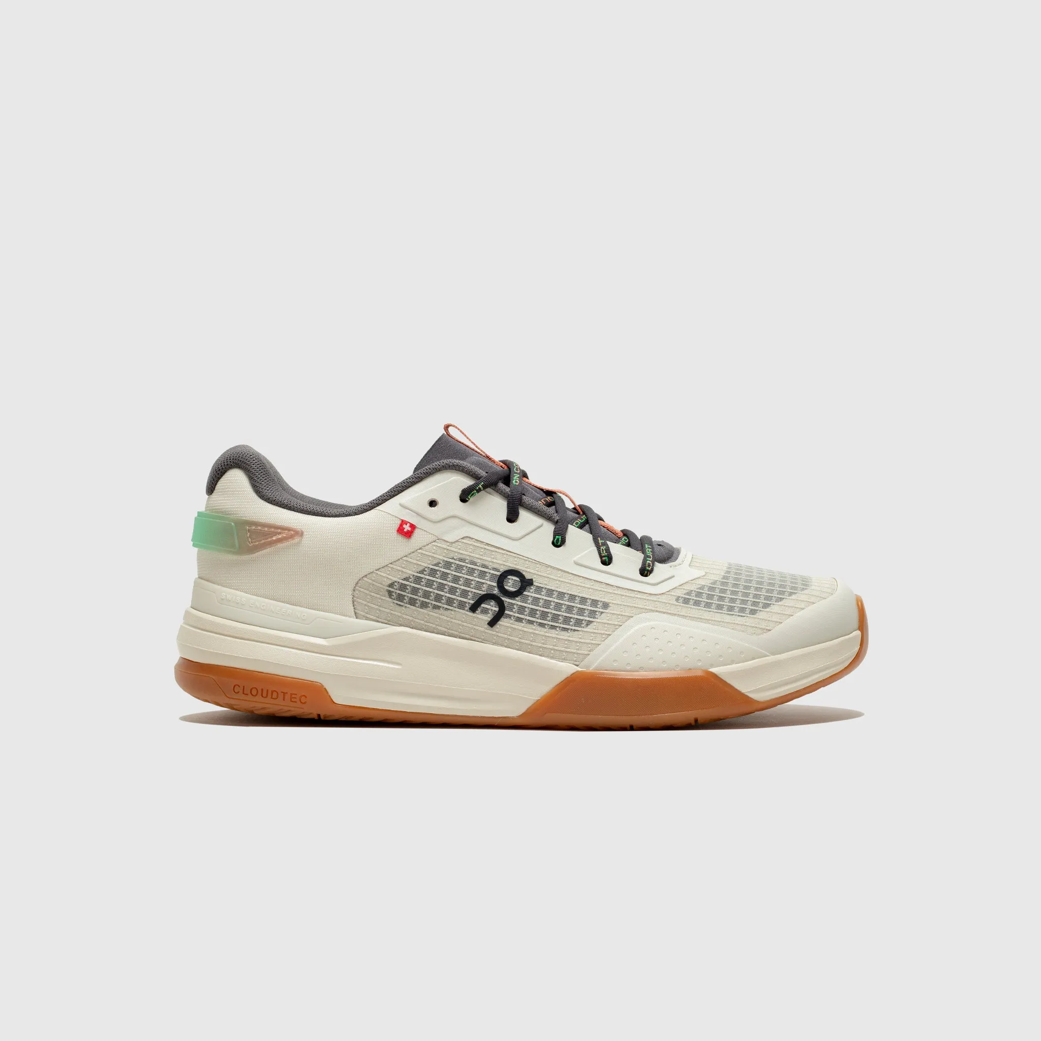 THE ROGER ADV Z5 Padded Tongue Construction Low Profile Silhouette