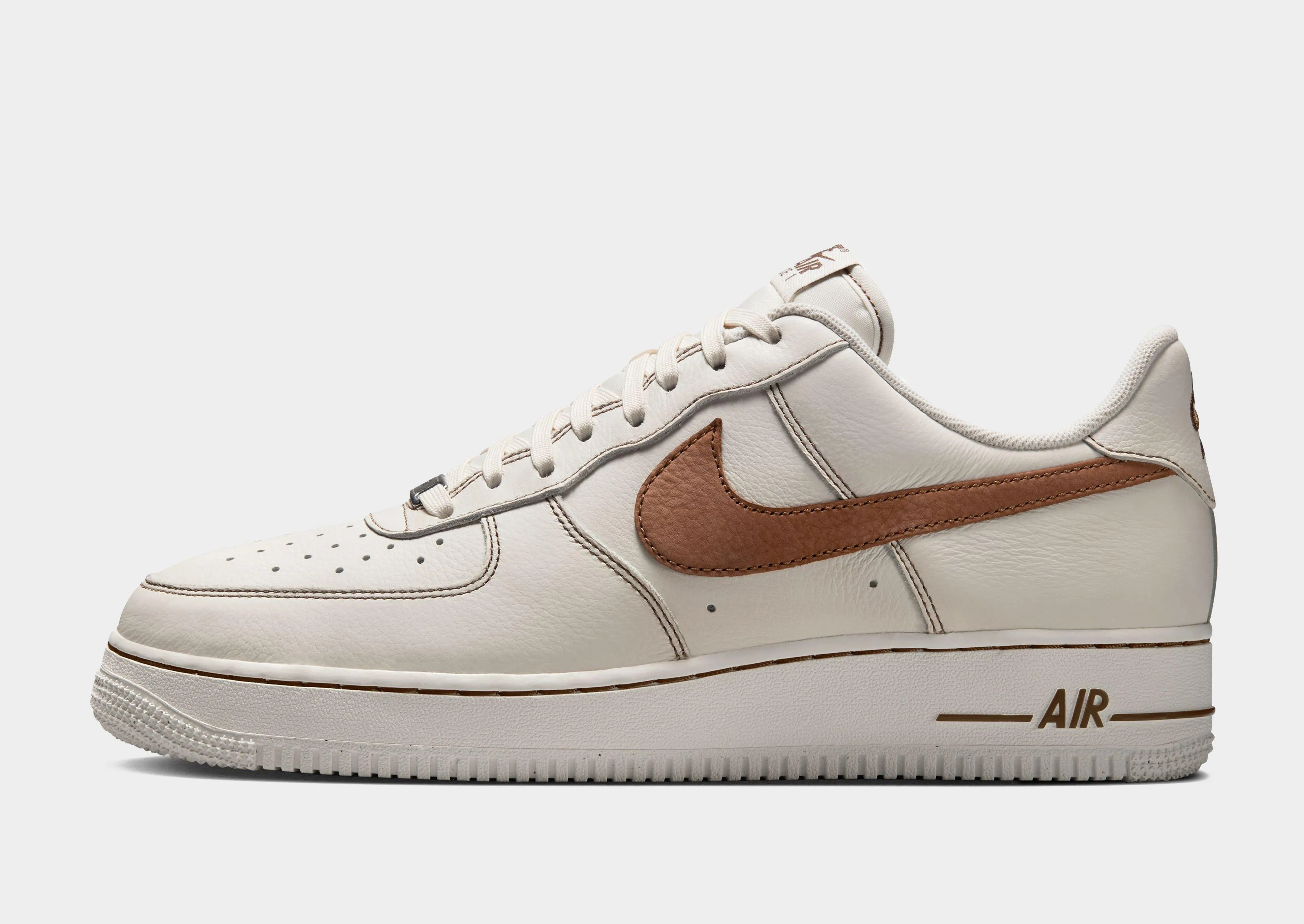 Air Force 1 '07 LV8 Grip Enhanced Durability Features