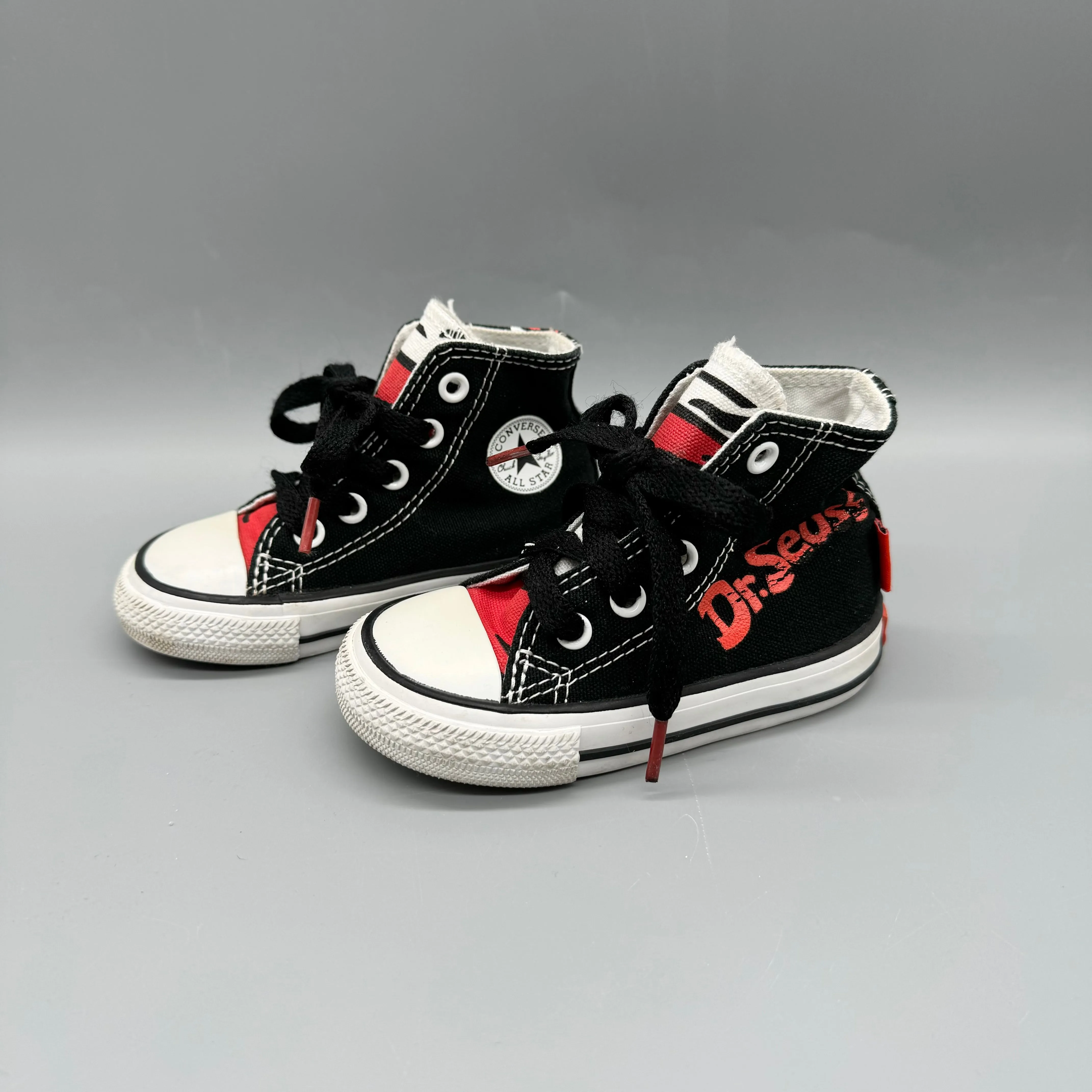 Built-in comfort Converse x Dr. Seuss / Runner / US5