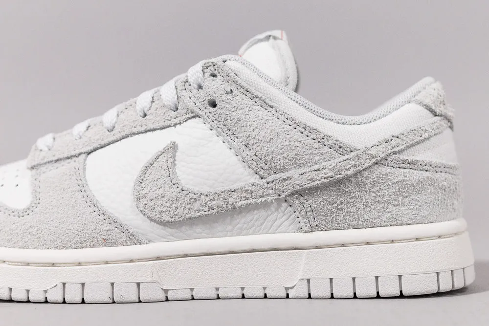 Women's Nike Dunk Low 'Summit White and Photon Dust' Sweat   wicking