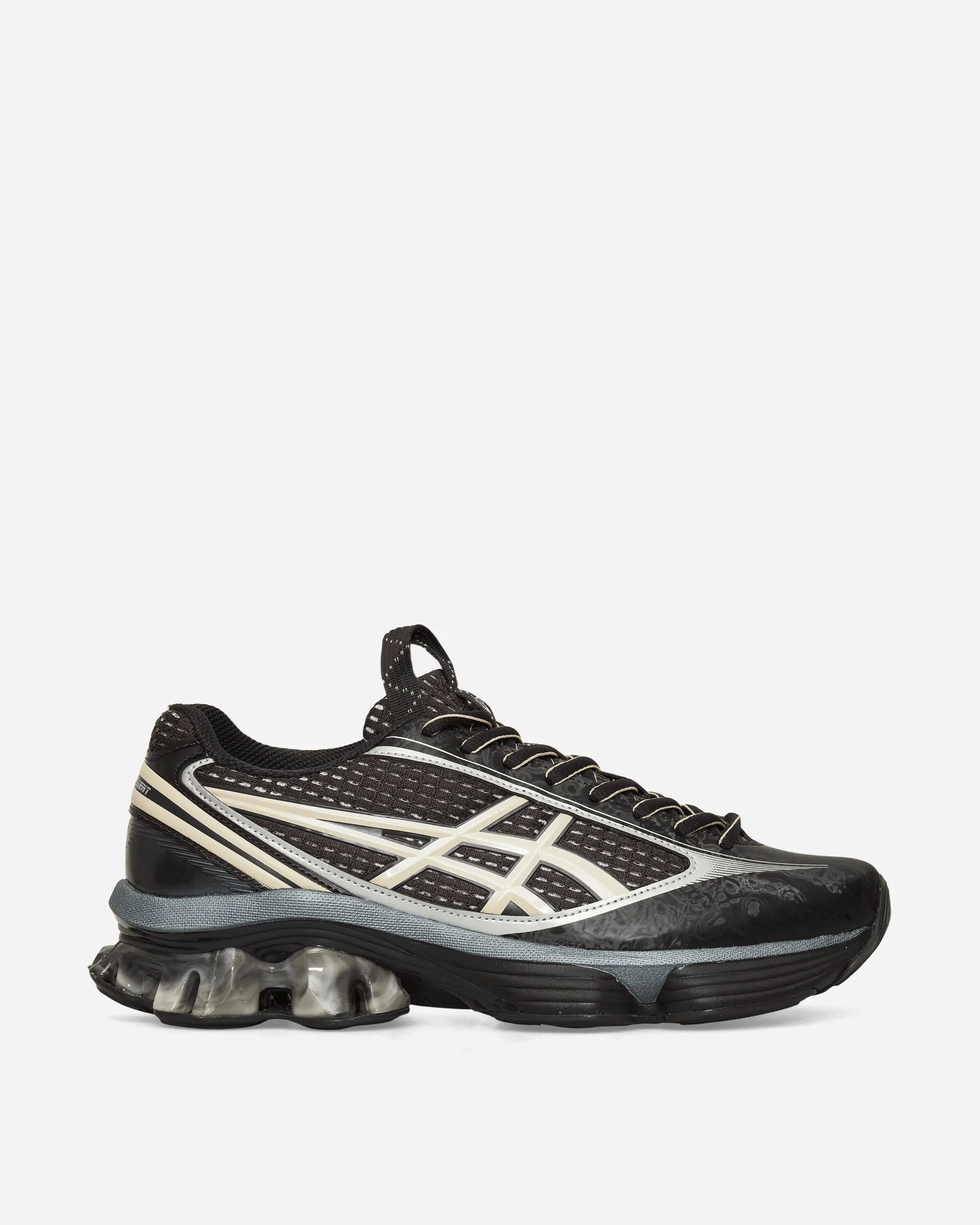 Ventilated Tongue Stretchy Material US6-S GEL-Kinetic Fluent Sneakers Black / Vanilla
