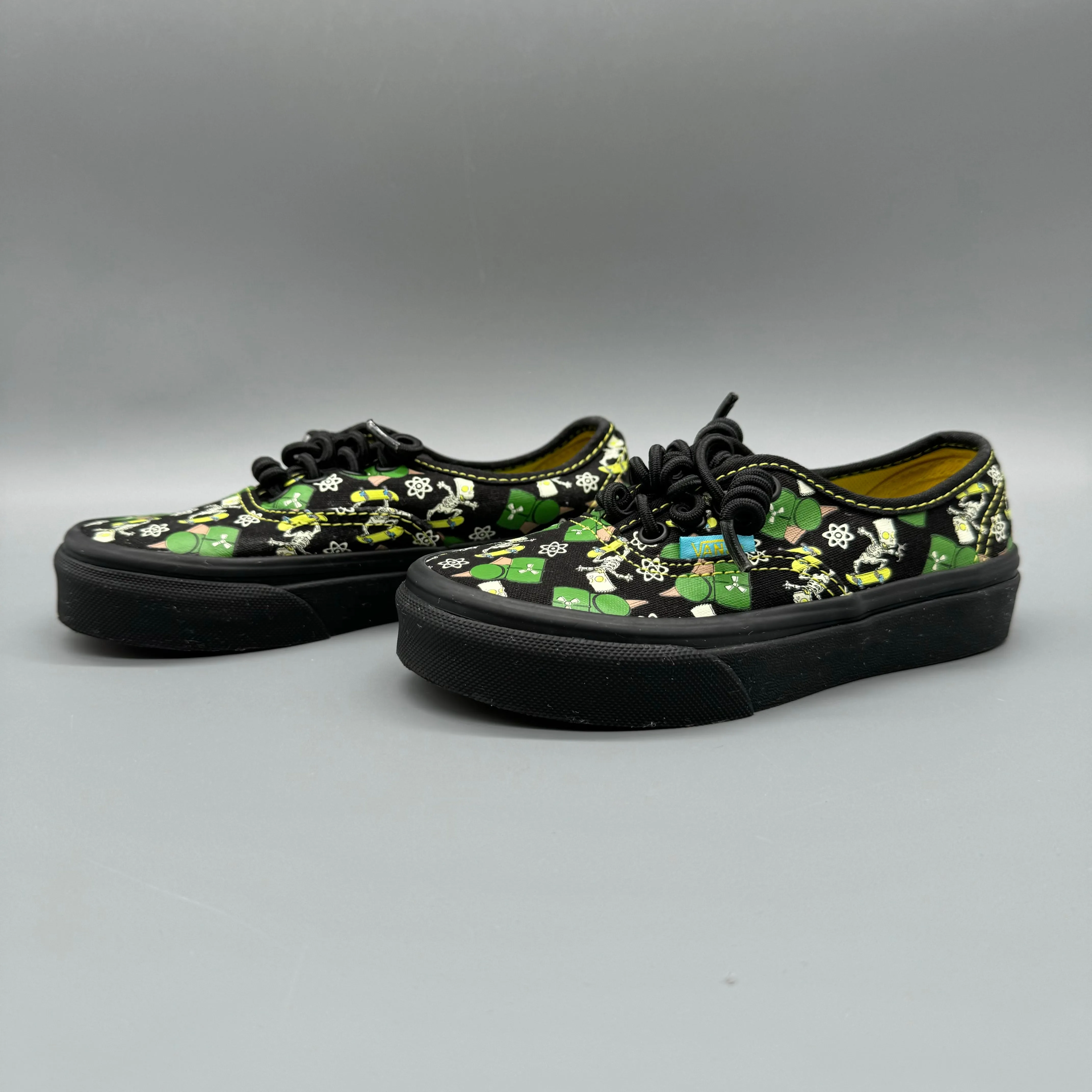 Vans x Simpsons / Runner / US12 Alluring fall fashions