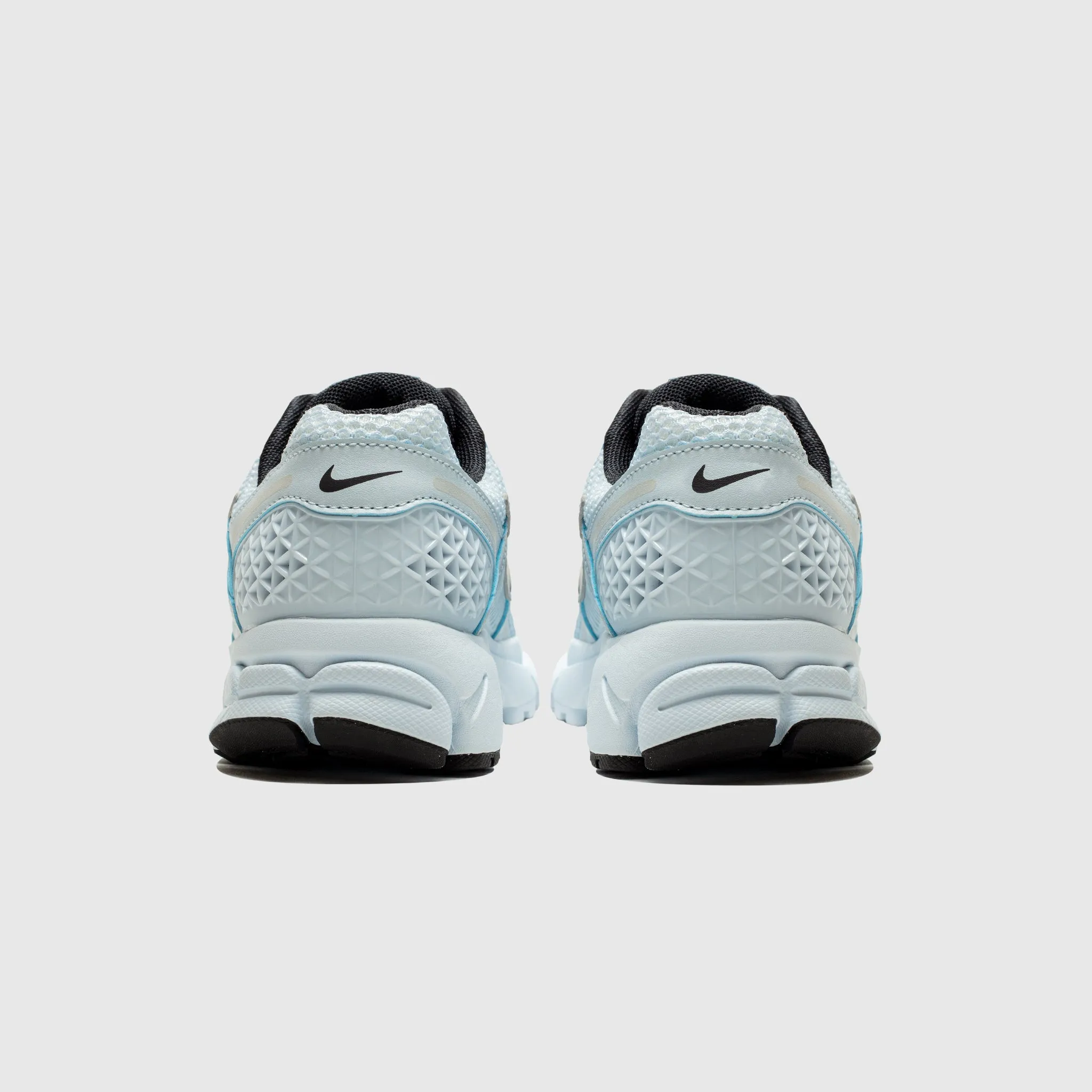 WMNS ZOOM VOMERO 5 "BLUE TINT" Stitchless Seams Air Cushioning
