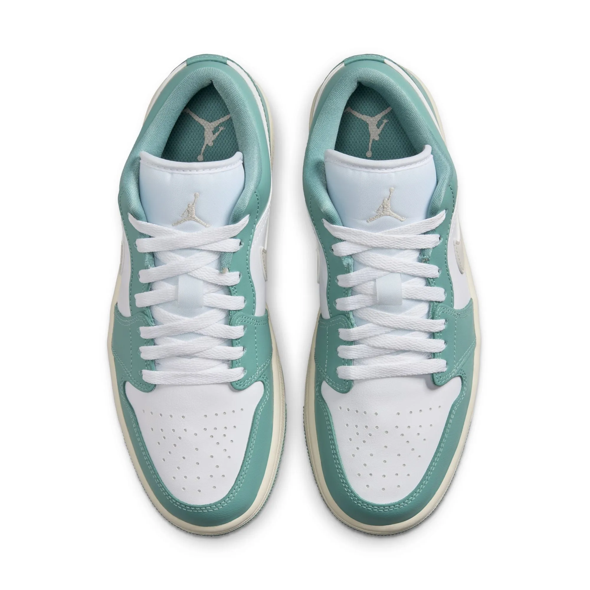 W Air Jordan 1 Low DC0774-138 Foot Ease