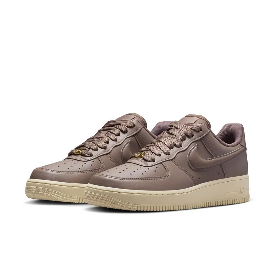 W Nike Air Force 1 '07 HF2014-200 Smooth ride shape fit