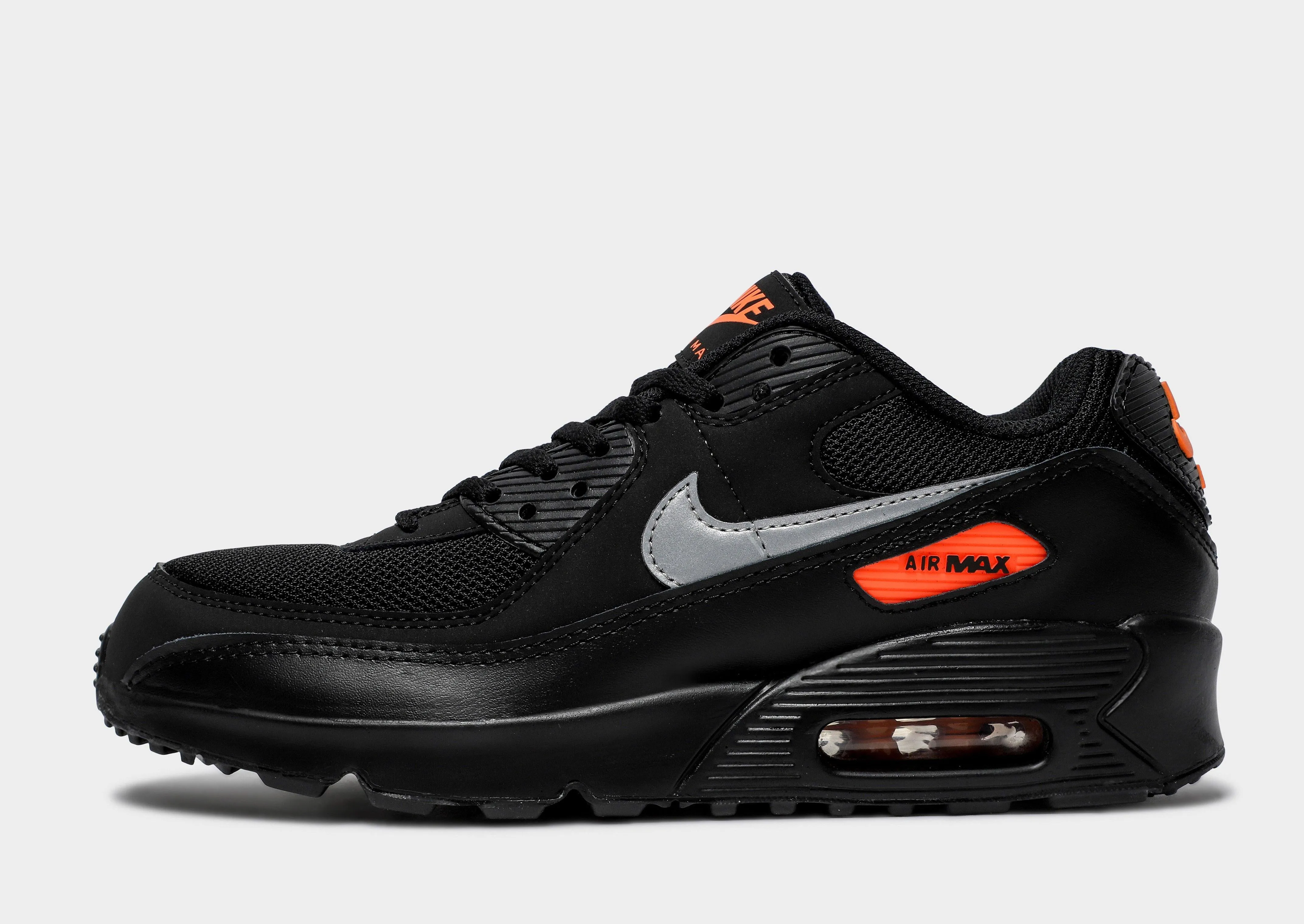 Air Max 90 Junior's running belt running in a school yard shoes