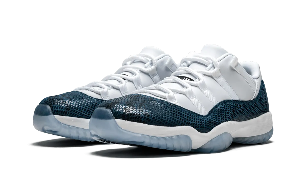 Air Jordan 11 Retro Low LE "Blue Snakeskin" Fit Stability Zone Comfortable Stride