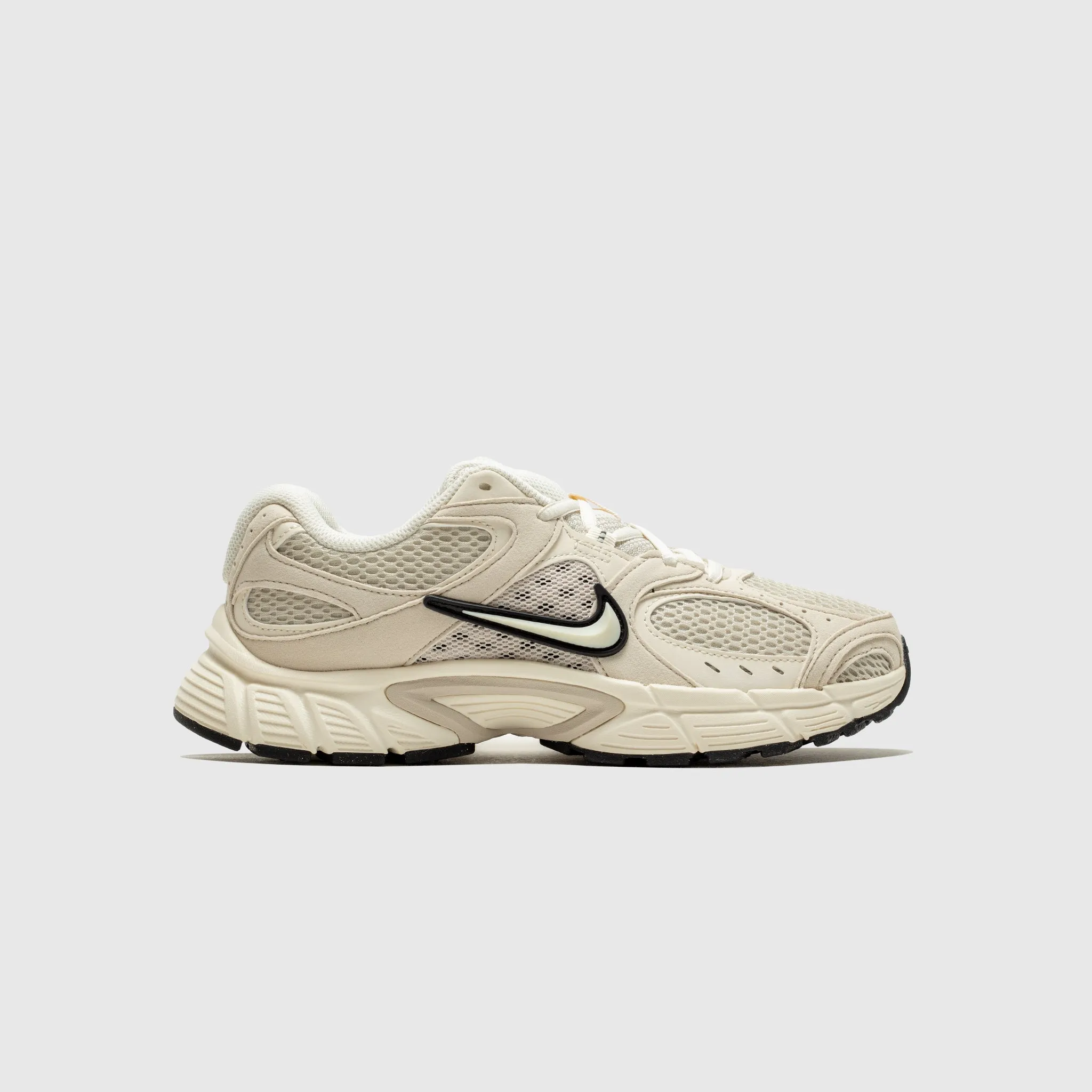 WMNS V5 RNR "LIGHT OREWOOD BROWN" Quick Movement Luxurious Touch