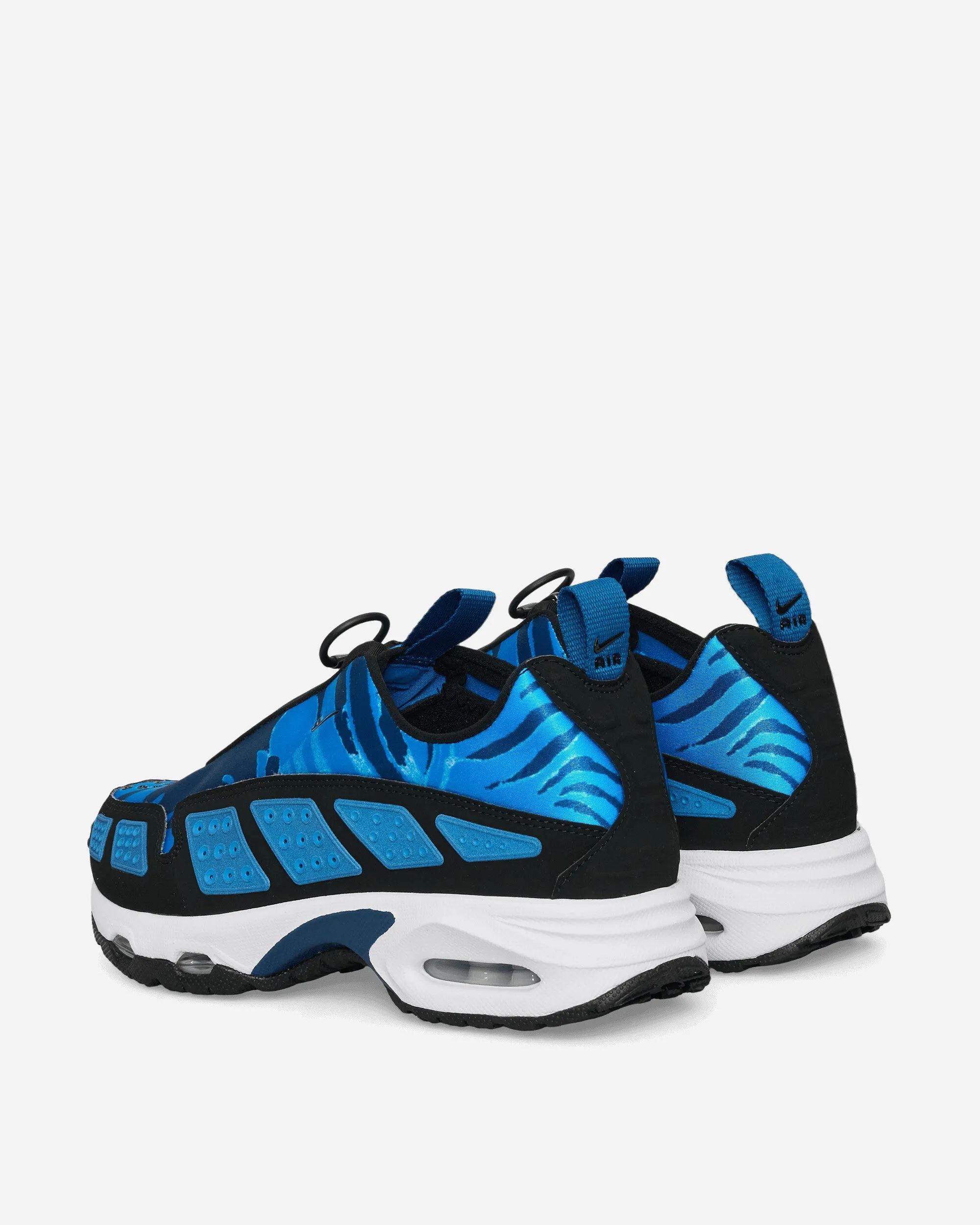 Women's Air Max SNDR Camo Sneakers Court Blue Foot alignment
