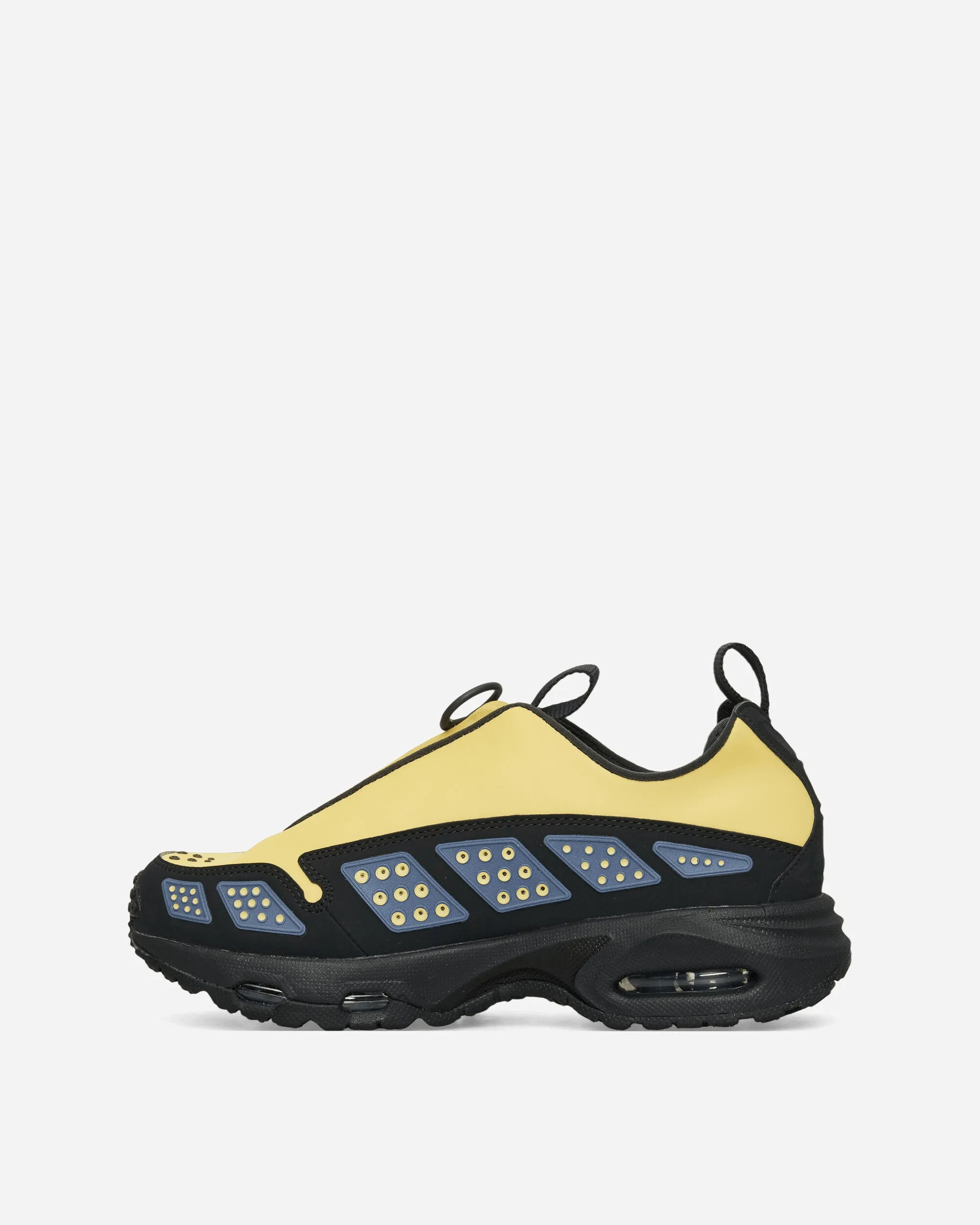 Women's Air Max SNDR Sneakers Saturn Gold / Off Noir Padded flexibility