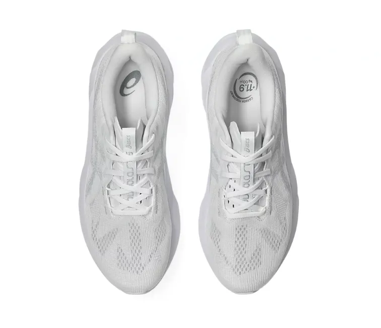 Modern Wardrobe Traction Control Women's Asics Novablast 5 (White/Piedmont Grey)
