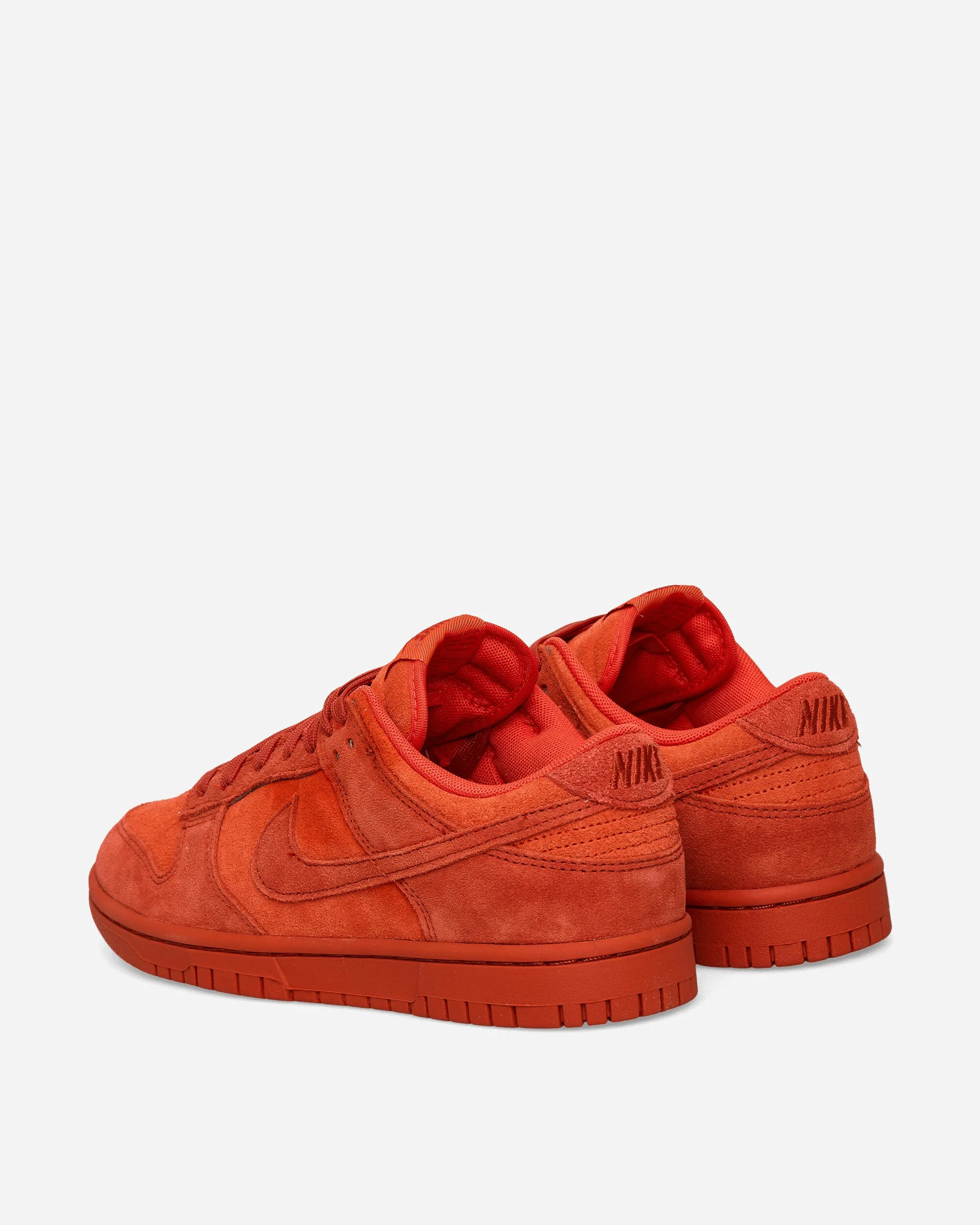 Fitness Focus Ultra Cushioned Collar Women's Dunk Low SE Sneakers Picante Red / Dragon Red