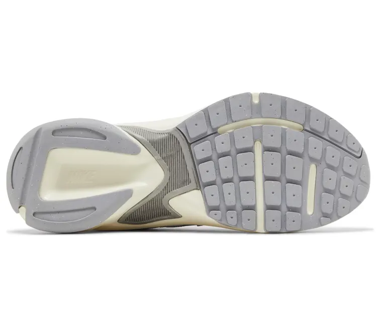 Wear ease Women??s Nike AL8 (White/Metallic Silver)