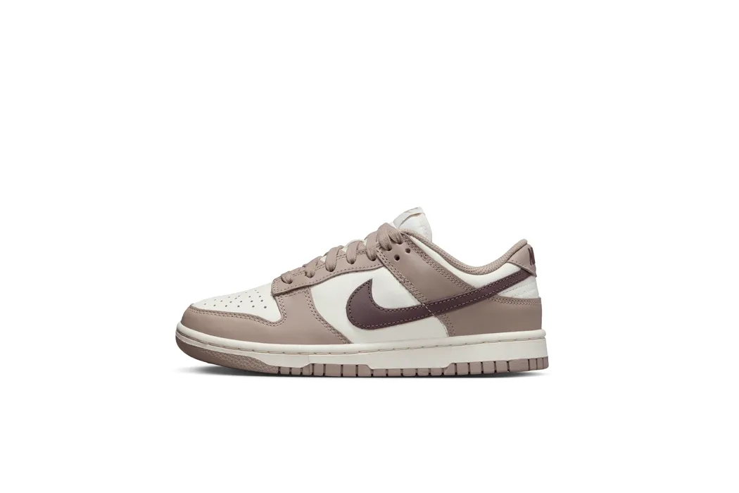Women's Nike Dunk Low 'Diffused Taupe' Flex grooves