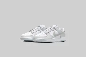 Light Stride Women's Nike Dunk Low 'Iridescent Swoosh'