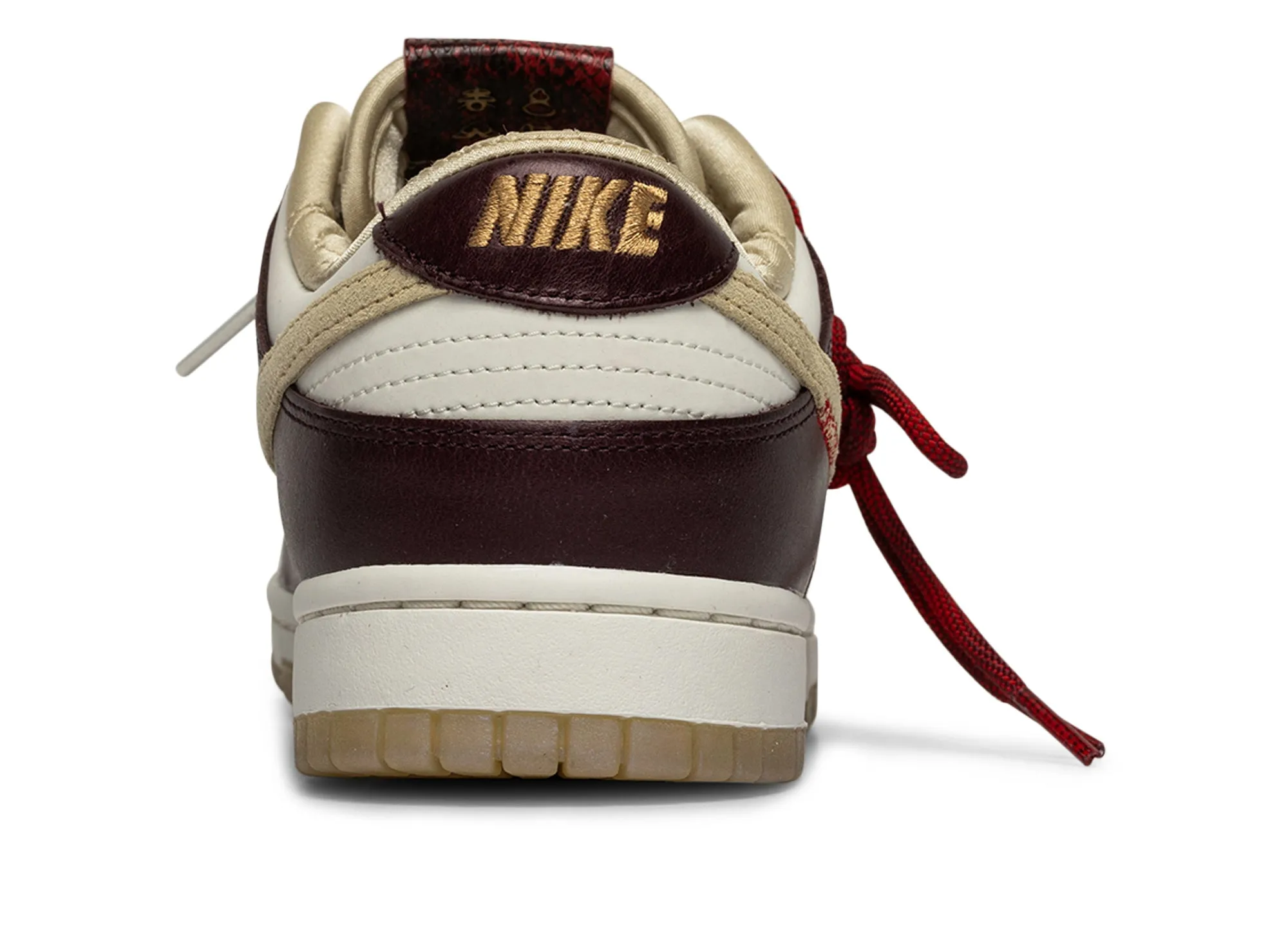 Padded collar Bold materials Women's Nike Dunk Low LX