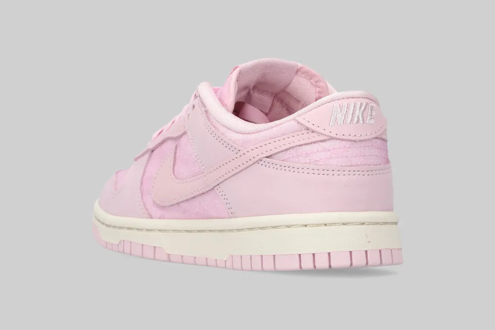 Sturdy Support Comfortable Forefoot Women's Nike Dunk Low 'Regal Pink'