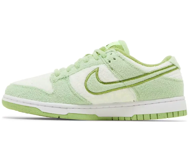 Lightweight Material Women's Nike Dunk Low SE (Honeydew)