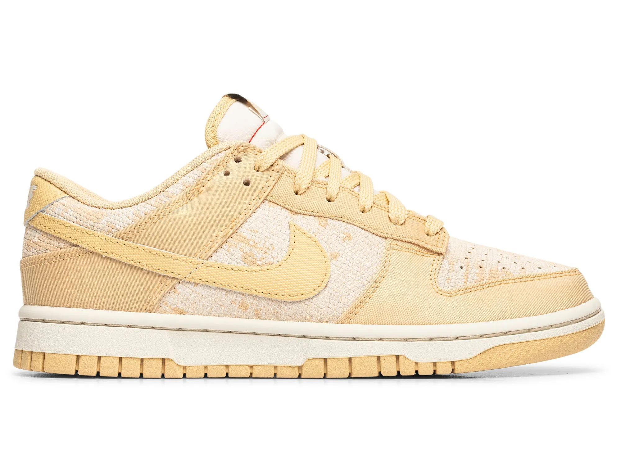 Women's Nike Dunk Low least lightweight Trend-setting silhouette