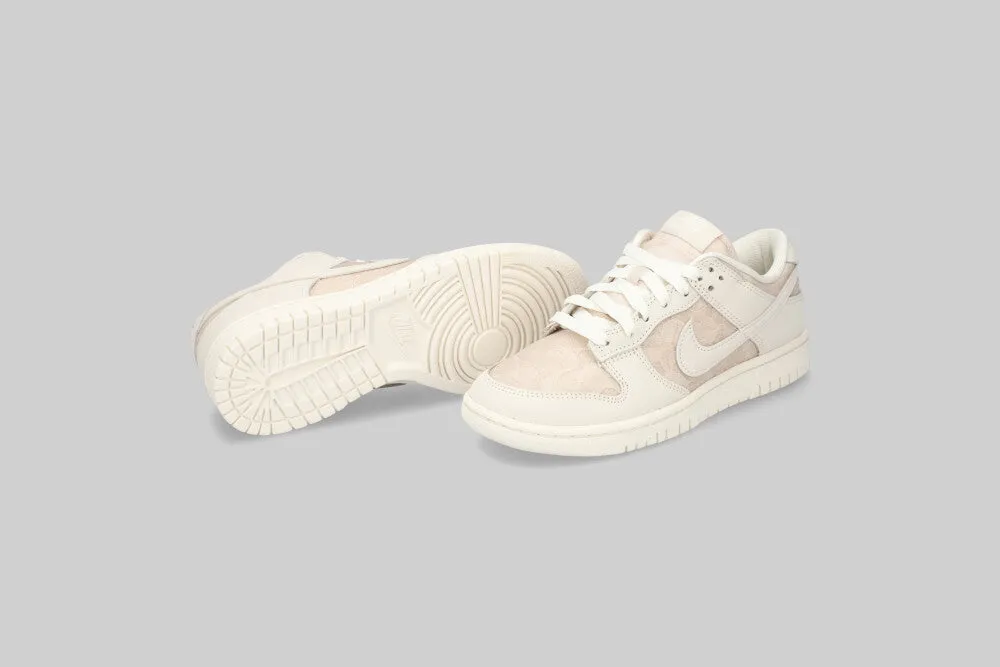 Step Support Comfort sole Women's Nike Dunk Low 'Soft Pearl