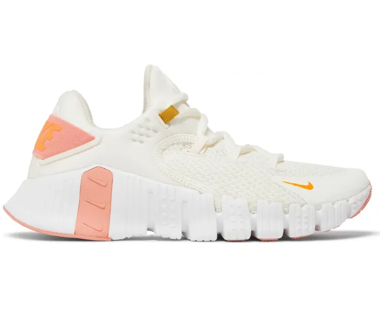 All Walks Foam Frame Women's Nike Free Metcon 4 (White/Peach)
