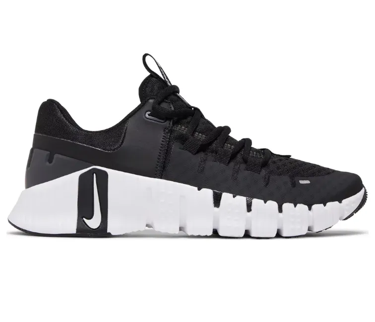 Women's Nike Free Metcon 5 (Black/White) Built For Speed lace up closure