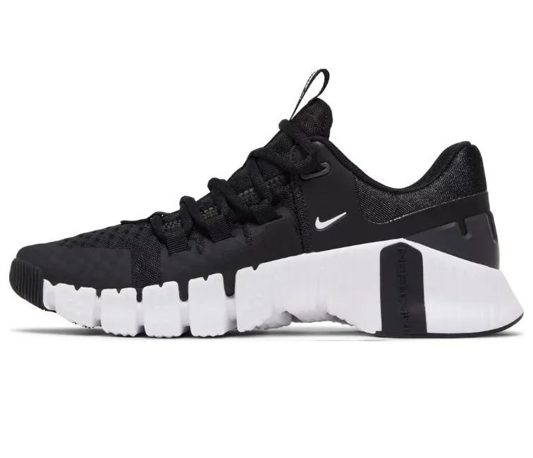 Day Comfort Women's Nike Free Metcon 5 (Black/White)