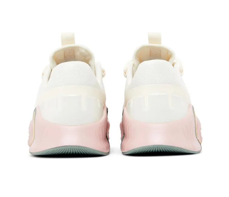 Iconic support Seamless grip Women's Nike Free Metcon 5 (Pale Ivory/Ice Peach)