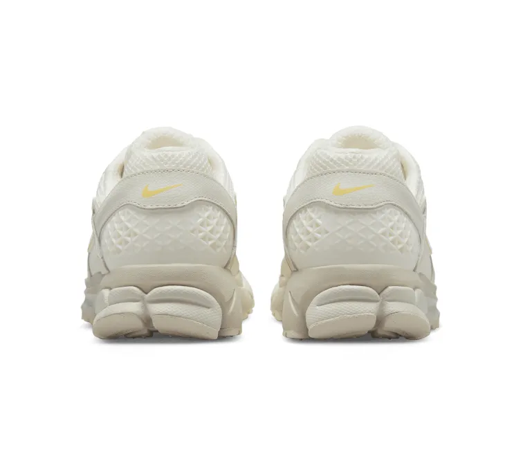 gentle touch Reinforced Collar Padding Womens Nike Zoom Vomero 5 (Sail/Pale Ivory)