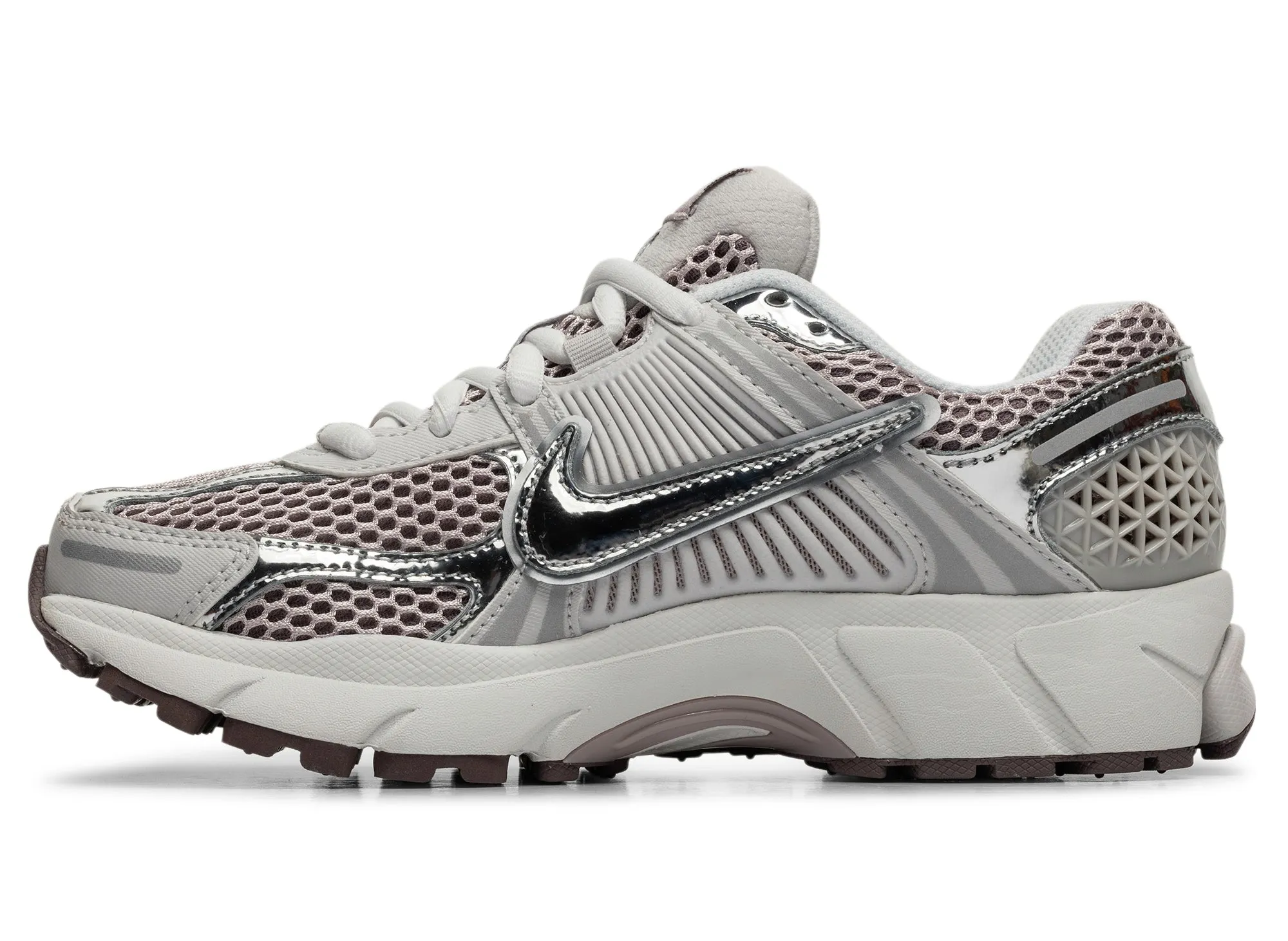 Reliable Performance soccer players - specific benefits Women's Nike Zoom Vomero 5