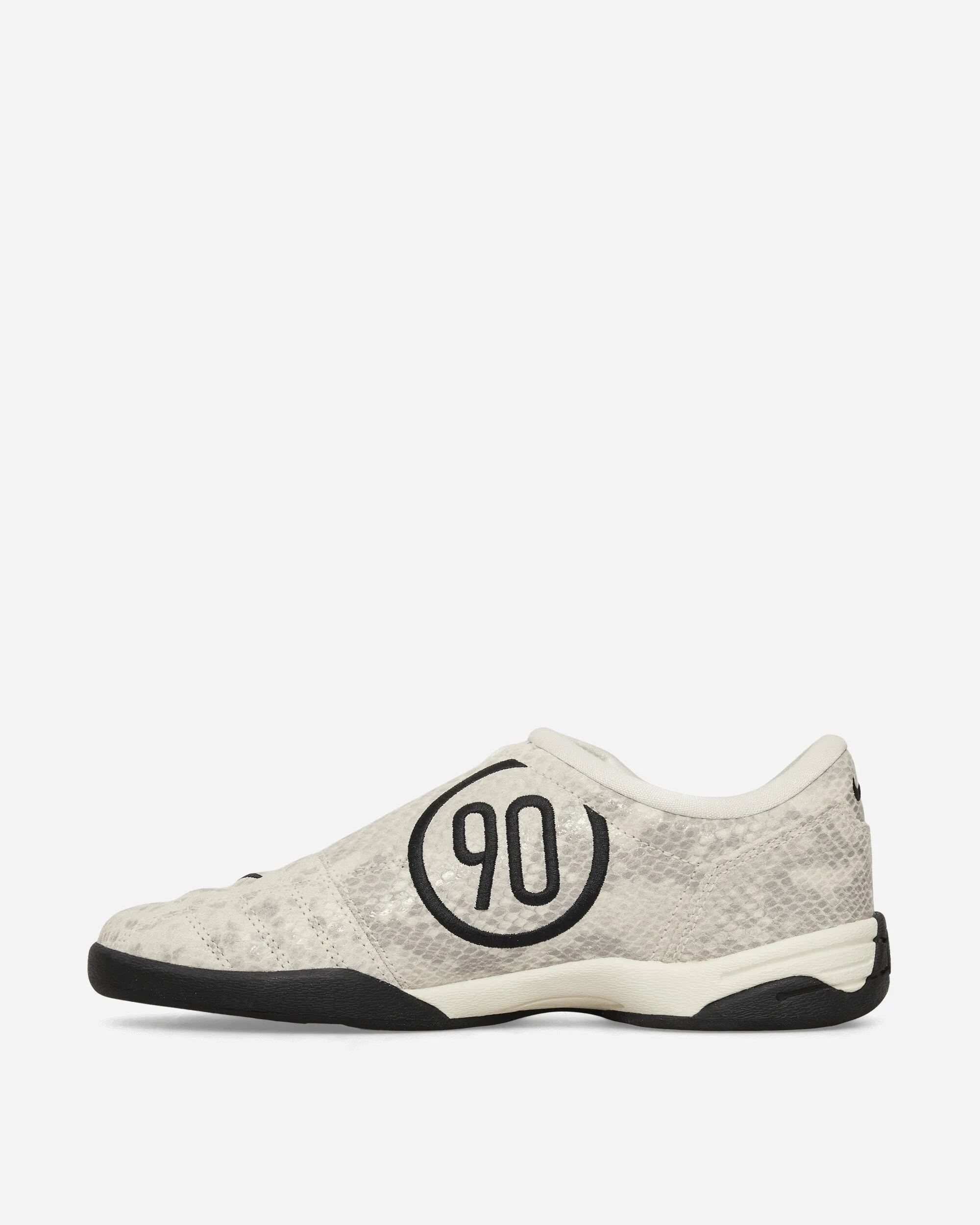 Airflow Optimized Structure Balanced Sole Women's Total 90 Sneakers Pale Ivory / Black