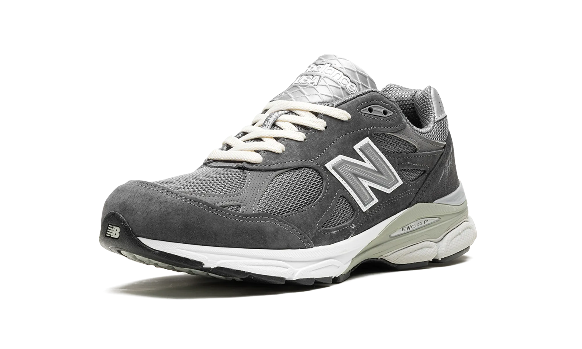 Award - winning supreme - running 990V3 "Kith Tornado"
