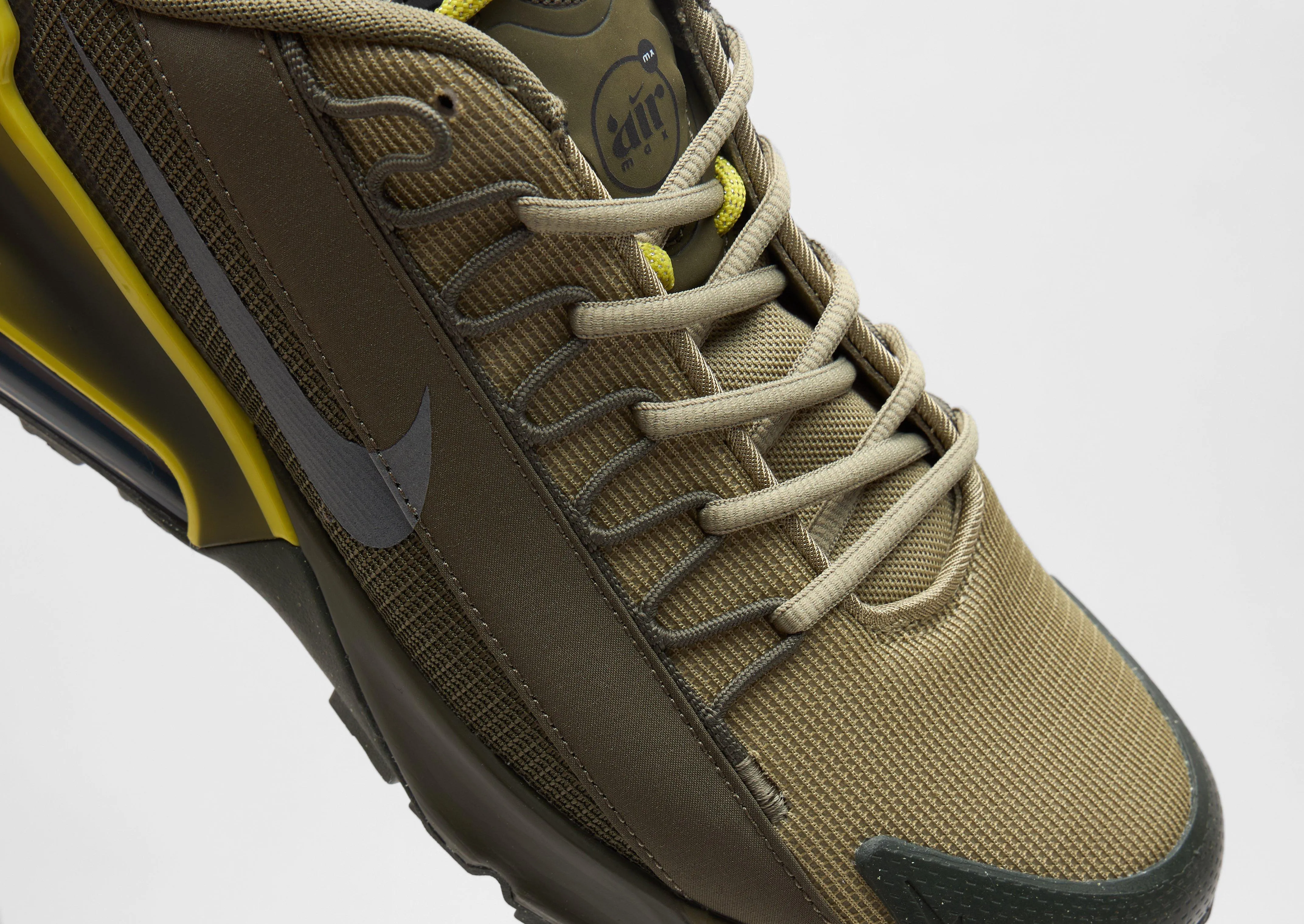 Air Max Pulse Roam sunny - day running shoes rigid insole shoes