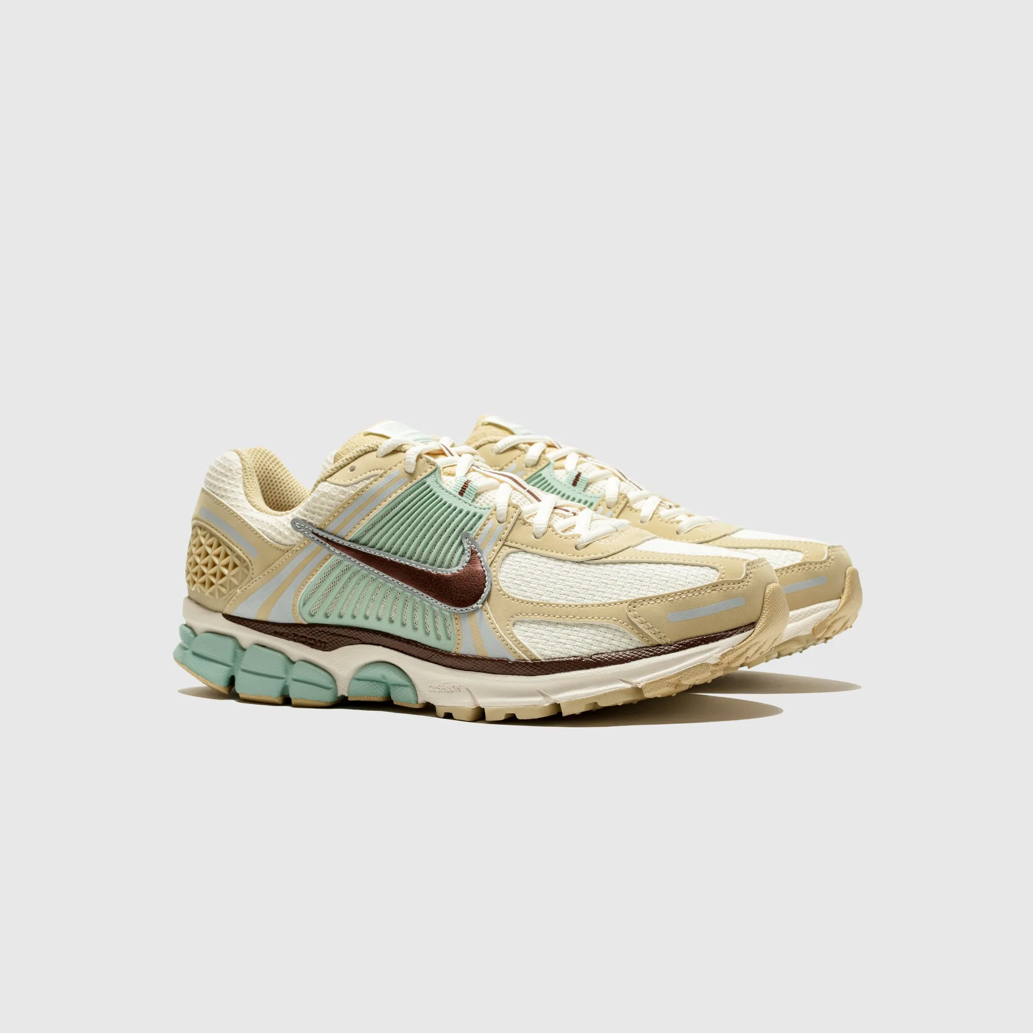 ZOOM VOMERO 5 SE "TEAM GOLD" Natural Feel