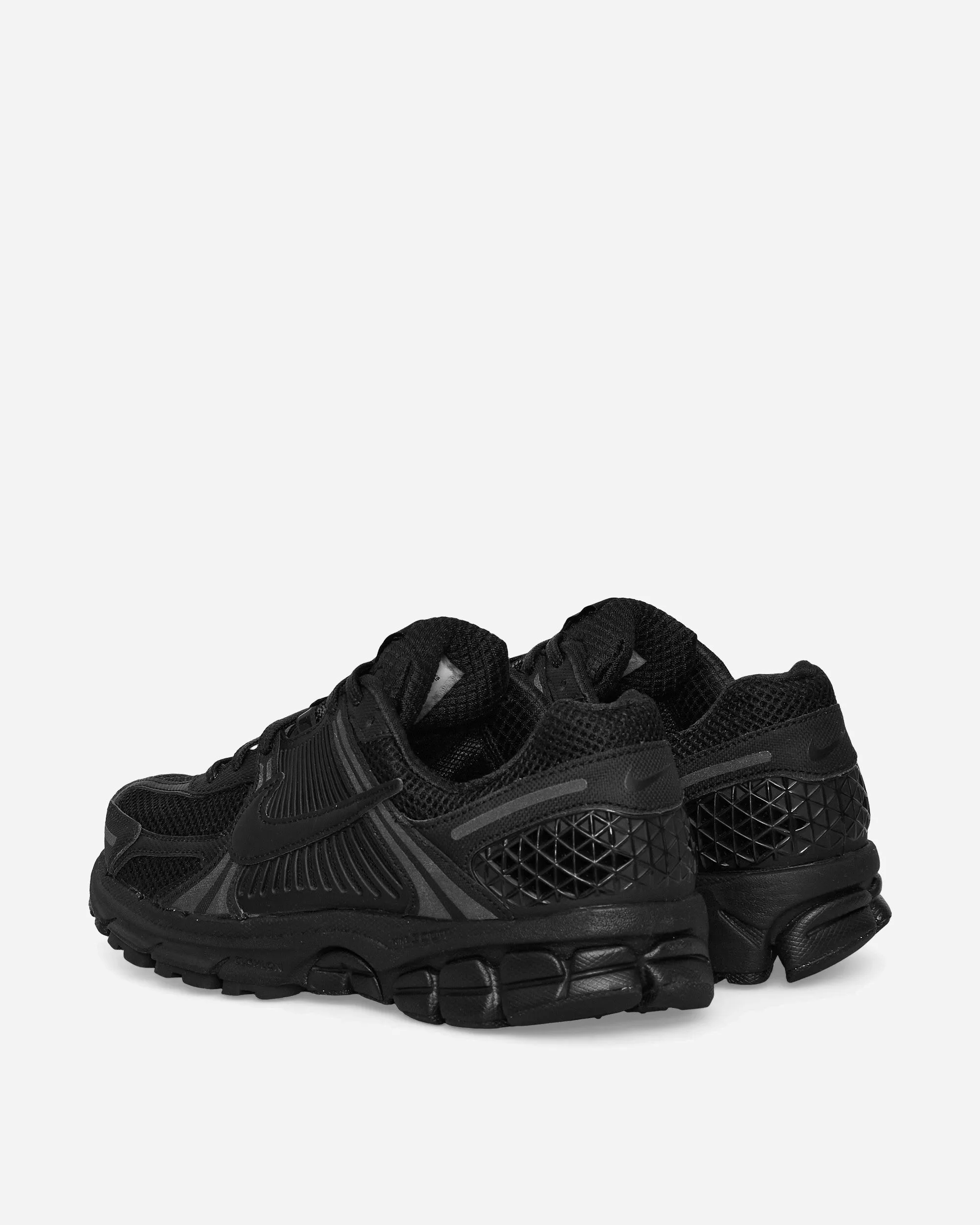Lace Up Closure System Zoom Vomero 5 Sneakers Black