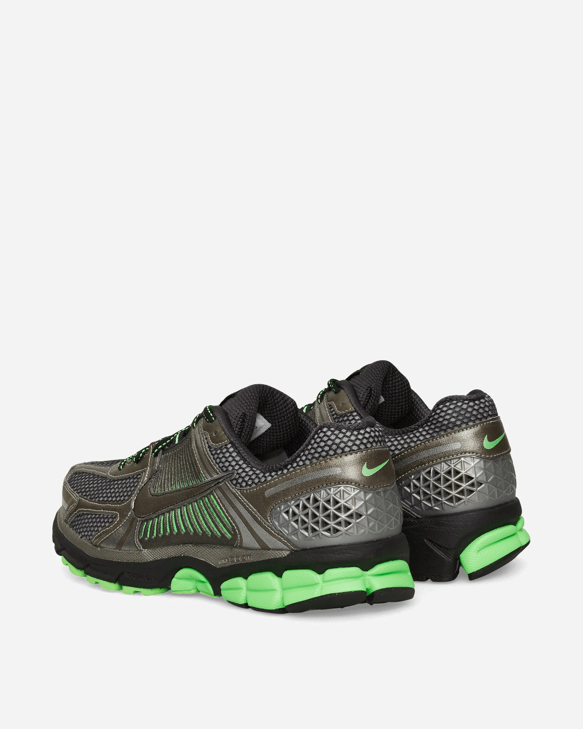 Elastic Gusseted Tongue Comfortable Upper Material Zoom Vomero 5 Sneakers Metallic Pewter / Green Strike