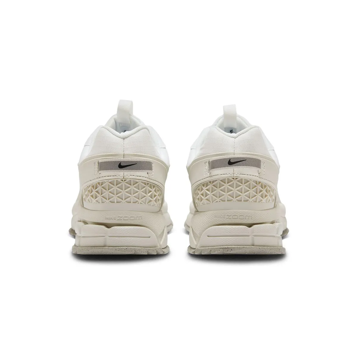 Zoom Vomero Roam 'Summit White' zip - closure